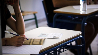 Κορωνοϊός:  Πότε είναι το πιθανό σενάριο να διεξαχθούν οι Πανελλαδικές