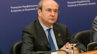 Χατζηδάκης: «Ο κατώτατος μισθός δε θα φτάσει τα 800 ευρώ-Προβληματικός ο ΟΣΕ»