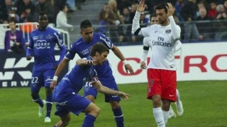 Την έριξε στο καναβάτσο