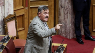 Guardian: «Άφαντος ο νεοναζί γιος χουντικού, Χρήστος Παππάς»