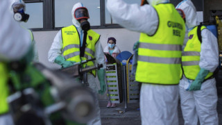 «Αρχές Μαρτίου μας έλεγαν μη φοβάστε και τώρα τρέχουν και δε φτάνουν»