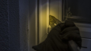 Έστειλε SMS για σωματική άσκηση και... διέρρηξε σπίτι