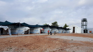 Μαλακάσα: Μετανάστες έσπασαν την καραντίνα στη δομή