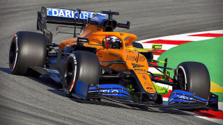 Περικοπές μισθών και άδειες στην McLaren