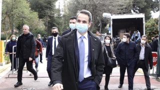 Μητσοτάκης στο Σωτηρία: «Είστε οι ήρωες πίσω από τις μάσκες»