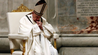 Σε ένα άδειο Βατικανό τελέστηκε η λειτουργία του Καθολικού Πάσχα