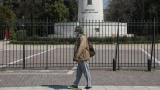 Κορωνοϊός: Το Bloomberg κάνει λόγο διετή πανδημία