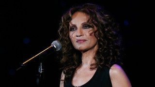 Υπέροχη η Γλυκερία ψέλνει το «Ω γλυκύ μου έαρ»