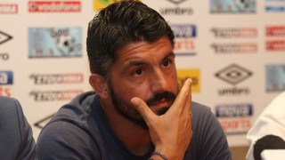 Ο Γκατούζο δίνει έναν μισθό του για τους υπαλλήλους της Νάπολι