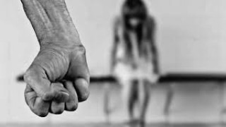 Αύξηση των περιστατικών ενδοοικογενειακής βίας στην «καραντίνα»