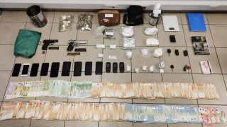 Θεσσαλονίκη: Σκόρπισε την κοκαΐνη στο αυτοκίνητο κατά τη σύλληψή του