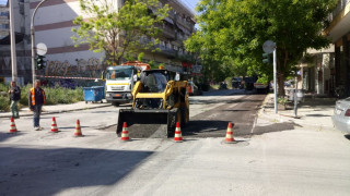 Εργασίες ασφαλτόστρωσης στη Δελφών