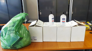 Ο Δήμος Καλαμαριάς μοίρασε μάσκες και αντισηπτικά σε σχολεία!