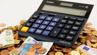 Μειώνονται οι ασφαλιστικές εισφορές τον Ιούνιο και αυξάνονται οι αποδοχές