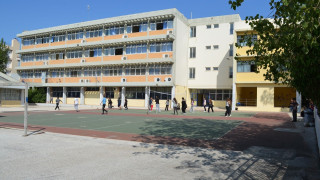 Αιματηρό επεισόδιο σε προαύλιο σχολείου στη Θεσσαλονίκη