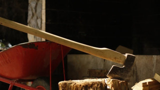 Χανιά: Άνδρας με τσεκούρι επιχείρησε να εισβάλει στο σπίτι ηλικιωμένου