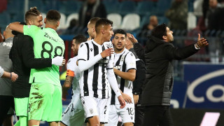 Πιο κοντά Αμπέλ και παίκτες