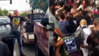 ﻿Ξυλοδαρμός άντρα που απειλούσε με τόξο διαδηλωτές!