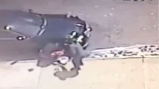 Νέα Υόρκη: Εκτελεστής πυροβολεί δύο φορές το ανυποψίαστο θύμα του