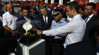 Η «Παπαστράτος» δώρισε 20 πυροσβεστικά οχήματα παρουσία Μητσοτάκη