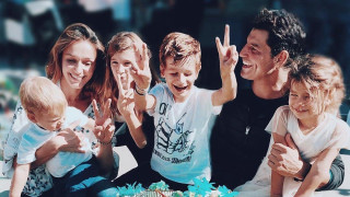 Γιατί ο Σάκης Ρουβάς έχει δώσει σε όλα τα παιδιά του ονόματα από «Α»