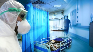 Μόσιαλος: «Αυτή η χώρα αντιμετώπισε υποδειγματικά τον κορωνοϊό»