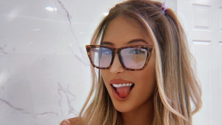 Η Κουβανή που τα… πετάει όλα στο Instagram και προκαλεί πανικό