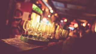 Λουκέτο σε μπαρ της Χαλκιδικής όπου τραγουδούσε γνωστός ράπερ!