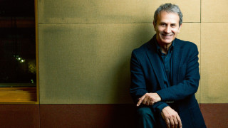 Κορεάτες τραγουδούν Γιώργο Νταλάρα σε μουσικό talent show! (vid)