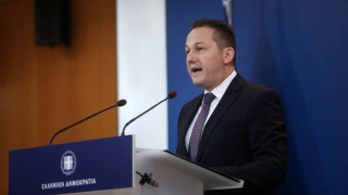 Πέτσας: «Προτεραιότητα να ανοίξουν τα σχολεία» - Τι λένε οι ειδικοί