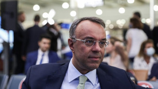 Σταϊκούρας: Συνδρομή των ασφαλισμένων για το εμβόλιο του κορωνοϊού