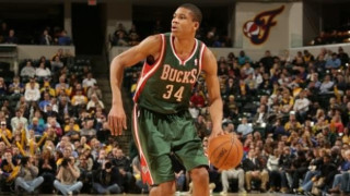 Νίκες για Αντετοκούνμπο και Ουόριορς