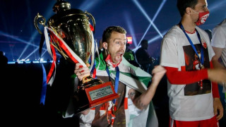 Το «αντίο» του Κάνιας στον Ερυθρό Αστέρα