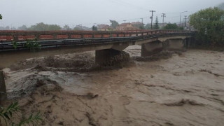 Κακοκαιρία Ιανός: Μία νεκρή στα Φάρσαλα, δύο αγνοούμενοι στην Καρδίτσα