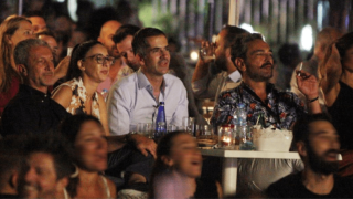 Ακρίτα-Βαρδής κατά Μπακογιάννη για μη χρήση μάσκας σε συναυλία!