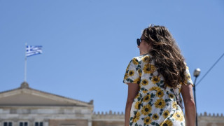 Καιρός: Βελτιωμένος σήμερα - Από την Παρασκευή το κύμα ζέστης