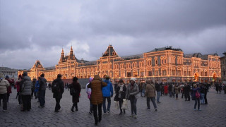 «Θερίζει» ο κορωνοϊός στη Ρωσία, κλείνουν σχολεία, το 30% των εργαζομένων σε τηλεργασία