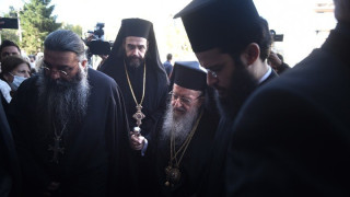 Απίστευτο: Θετικός στον κορωνοϊό Μητροπολίτης που συμμετείχε στη δοξολογία στον Άγιο Δημήτριο
