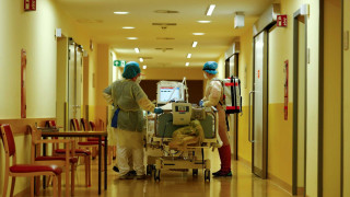 Κορονοϊός: «Μαύρη» Παρασκευή με 3.038 νέα κρούσματα και 38 νεκρούς
