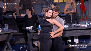 Η Κατερίνα Λιόλιου άναψε... φωτιές με το αισθησιακό της τσιφτετέλι!