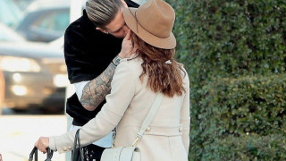 Η Παπαδοπούλου τραγουδάει ﻿«Je t'aime» στον...ημίγυμνο Πασχαλάκη εν ώρα γυμναστικής!