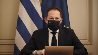 Πέτσας: «Προτεραιότητα της κυβέρνησης να ανοίξουν τα σχολεία»