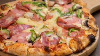 Διατροφολόγος καταρρίπτει τον μύθο για την πίτσα: «Καλύτερο πρωινό από τα δημητριακά με ζάχαρη»