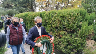 Κωνσταντίνος Ζέρβας στο Πολυτεχνείο: «Παίρνουμε δύναμη από τη γενναιότητα και την αποφασιστικότητά τους»