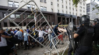LIVESTREAMING: Χάος στην κηδεία, μεταφέρθηκε αλλού η σορός του Μαραντόνα