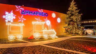 Δήμος Πυλαίας-Χορτιάτη: Φωταγωγήθηκαν τα Χριστουγεννιάτικα δέντρα