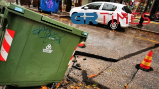 Θεσσαλονίκη: «Βούλιαξε» δρόμος από την κακοκαιρία