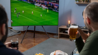 «Ντου» σε καφενείο-15 άτομα έβλεπαν ΑΕΚ-Ολυμπιακός!