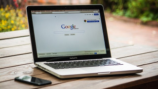 Το γρήγορο τρικ που διαγράφει το ντροπιαστικό ιστορικό αναζήτησης στην Google