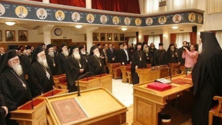 «Αντάρτικο» Μητροπολιτών: «Θα ανοίξουμε τις εκκλησίες κι ας έρθουν να μας συλλάβουν»